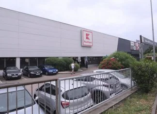 Radnicu u trgovačkom centru u Splitu priklještila presa za karton, nije joj bilo spasa Split Trgovački Centar
