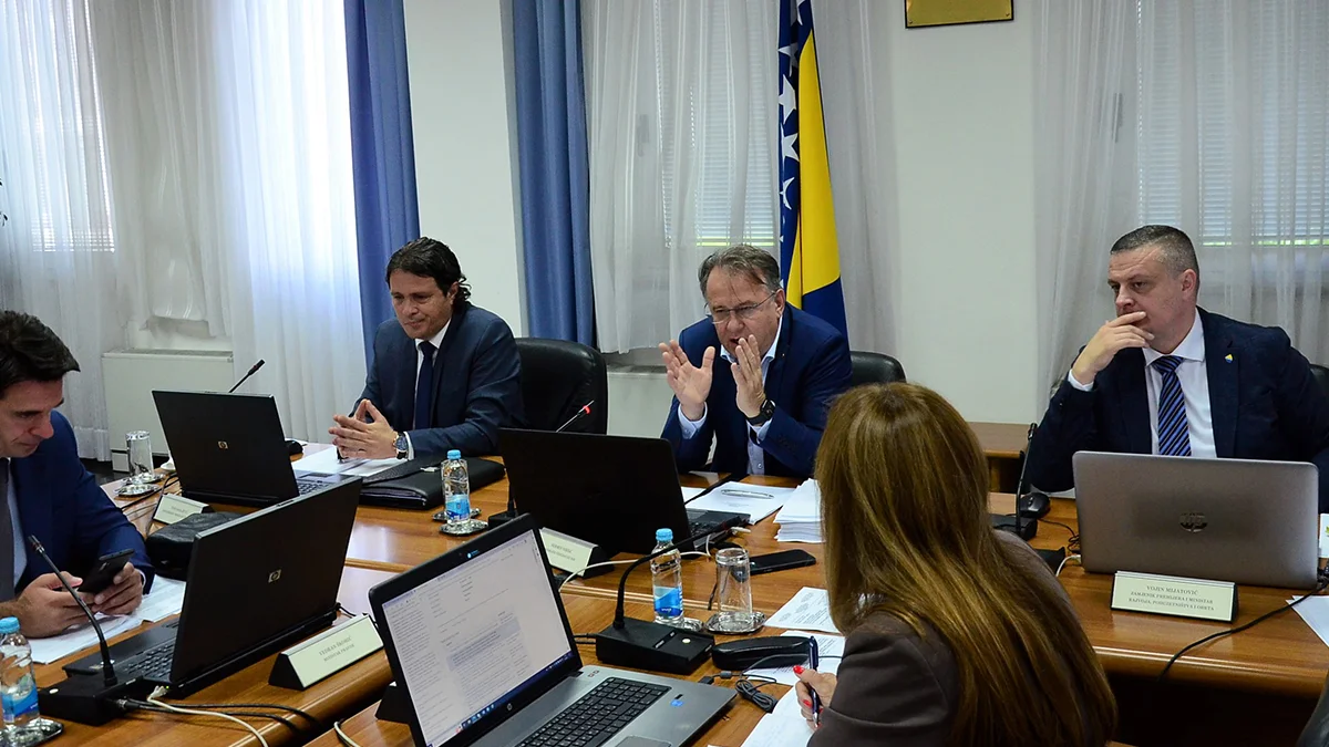 Vlada FBiH: Podrška obnovi Upravne zgrade u memorijalnom centru Srebrenica-Potočari