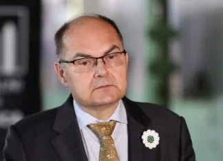 Schmidt poslao jasnu poruku: Držim se mojih izmjena Izbornog zakona, domaći političari neka… Christian Schmidt