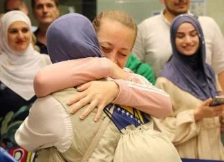 Stigla i posljednja grupa hadžija u Bosnu i Hercegovinu (FOTO) Doček Hadžija U BiH