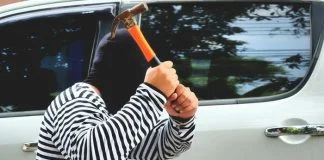 Lopov Cekic Automobil Steta Obijanje