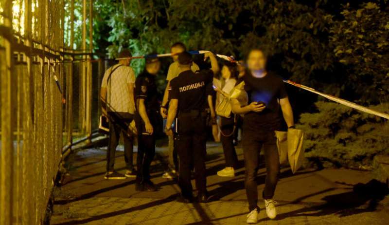 Maloljetnik usmrtio jednog, a teško ranio drugog mladića sinoć u Beogradu