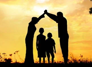 U Hrvatskoj 80 posto mladih od 18 do 34 godine živi u roditeljskom domu Porodica Scaled