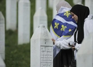 Potočare prekrila tišina, ostaju bijeli nišani kao trajni svjedok genocida Potočari
