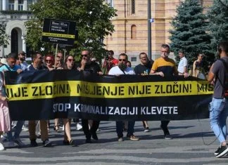 Protesti protiv izmjena zakona kojim se uvodi kriminalizacija klevete Protesti U RS U