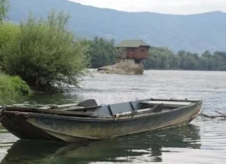 Migranti bježali u Bosnu preko Drine, pa počeli da se dave Rijeka Drina