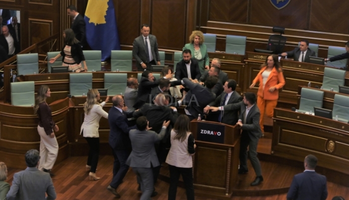 Tuča U Skupštini Kosova