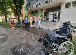 Udruženje “Kreativci” Zenica obezbjedilo veći broj invalidskih kolica i ortopedskih pomagala za osobe sa invaliditetom (FOTO) Udruženje Kreativci Zenica Obezbjedilo Opremu Za Osobe Sa Invaliditetom