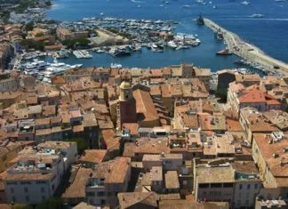 Turist ostavio 500 eura bakšiša, konobar ga napao jer je dao premalo FOTO SAINT TROPEZ