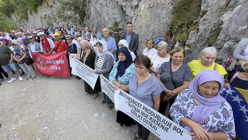 Obilježena 31. Godišnjica Svirepog Strijeljanja 224 Logoraša Na Korićanskim Stijenama