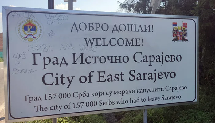 Tabla Za Istočno Sarajevo Išarana Uvredljivim Porukama