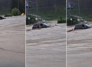 Podivljala bujica u Sloveniji nosi automobil u kojem je žena (VIDEO) Vodena Bujica Nosi Automobil U Sloveniji