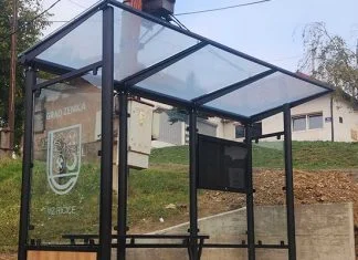 U pet mjesnih zajednica Grada Zenica nove nadstrešnice na autobuskim stajalištima (FOTO) Autobusko Stajalište U Zenici