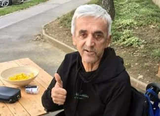 Čika Mirso iz Zenice posjetio mjesto na kojem je nekada prodavao knjige Čika Mirso Iz Zenice