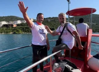 Haris Muratović Preplivao Neumski Zaljev