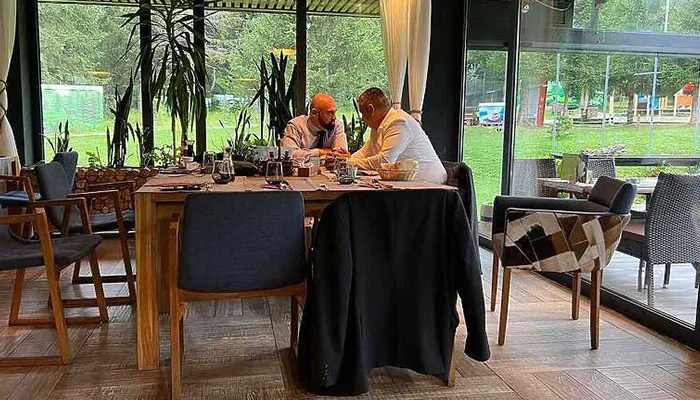 Isak I Nešić U Hotelu Pino