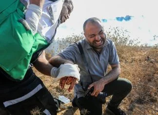 Izraelska vojska rastjerala Palestince blizu žice razgraničenja s Gazom, 12 osoba povrijeđeno Izrael Palestina Granica