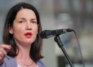 Jelena Trivić tvrdi da je datum glasanja o rezoluciji o Srebrenici odgođen zahvaljujući naporima Vučića Jelena Trivic