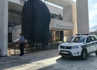 Policija, Pozorište