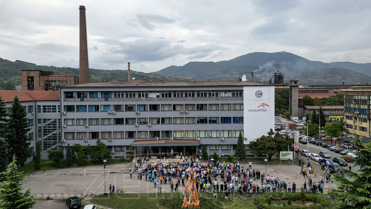 Protest Radnika ArcelorMittala Zenica Ispred Glavne Direkcije