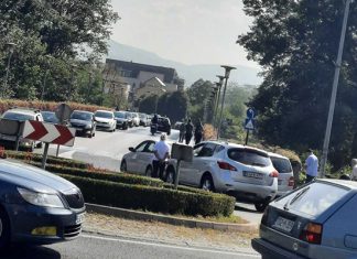 Saobraćajna Nezgoda U Blizini Odmuta
