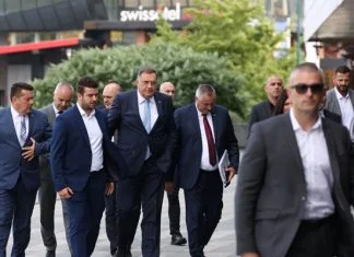 Lideri “Trojke”, SNSD-a i HDZ-a stigli na sastanak u zgradu Parlamenta BiH Sastanak Delegacije Trojke, SNSD I HDZ