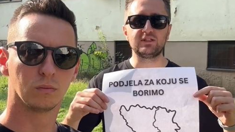 Grupa Koja Stoji Iza Plakata O Podjeli Bosne