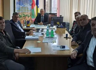 Ministar Vinko Marić potpisao ugovore sa lovačkim organizacijama Zeničko-dobojskog kantona Ministar Vinko Marić Potpisao Ugovore Sa Lovačkim Organizacijama Zeničko Dobojskog Kantona
