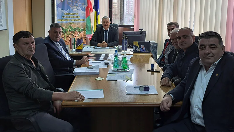 Ministar Vinko Marić Potpisao Ugovore Sa Lovačkim Organizacijama Zeničko Dobojskog Kantona