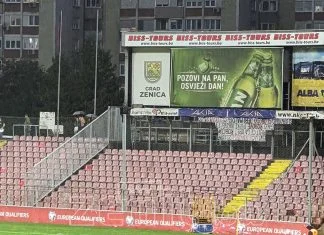 Robijaši u Tuzli poskidali sve transparente kojima su Fukare vrijeđali Zenicu Navijačka Tribina FK Sloboda Na Bilinom Polju