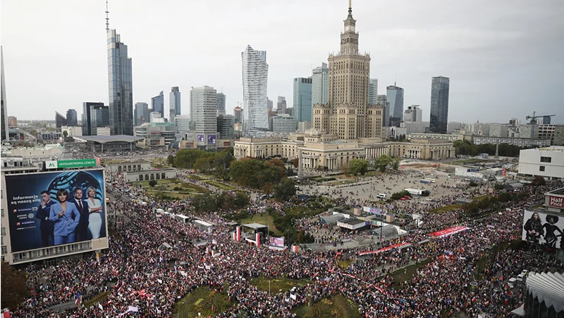 POLJSKA DESETINE HILJADA GRADANA NA MITINGU OPOZICIJE
