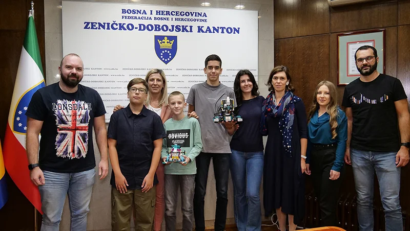 Podrška Zeničkim Takmičarima Iz Robotike