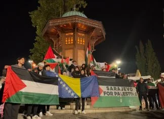 U Sarajevu održan protest zbog izraelskog napada na bolnicu u Gazi Protesti U Sarajevu