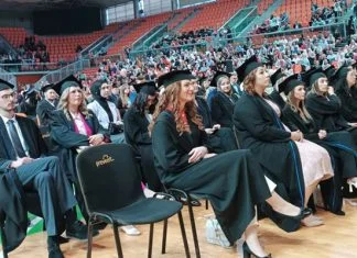 Uručene Diplome I Promovirano 414 Završenika Prvog I Drugog Ciklusa Studija