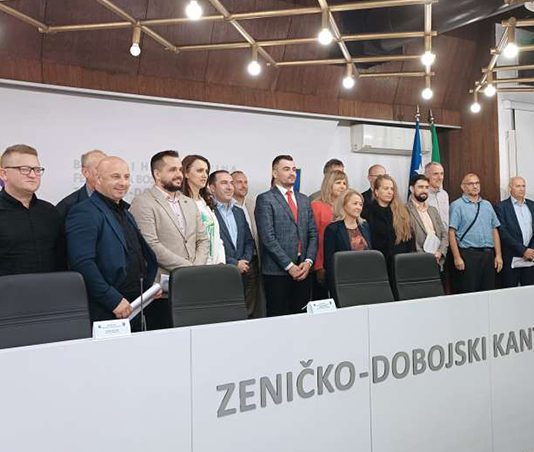 Vlada ZDK Foto
