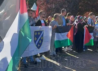 Zeničani iz centra grada poslali podršku palestinskom narodu (FOTO) Zeničani Pružili Podršku Palestinskom Narodu Foto
