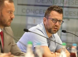 Zvjezdan Misimović prije dvije godine šutio, a sada podržao zastave s ljiljanima Zvjezdan Misimovic Vico Zeljkovic