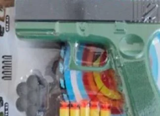 Sa bh. tržišta povučena dječija igračka, pištolj sa mecima Igracka Povucena Pistolj Sa Mecima