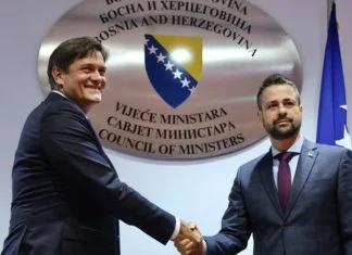 BiH dobija oko 139 miliona KM od Svjetske banke za zdravstvo i poboljšanje kvalitete vazduha Christopher Sheldon I Srđan Amidžić