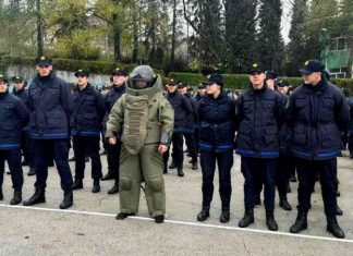 Federalna uprava policije nabavila posljednji model bomb odijela Fup Bomb Odijelo