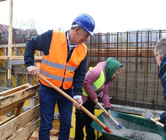 Položen Kamen Temeljac Za Izgradnju Zatvorenog Olimpijskog Bazena U Zenici
