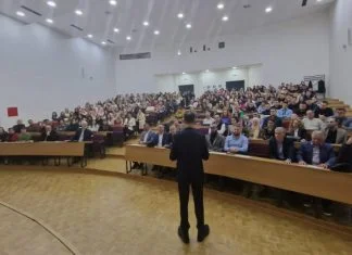 Hrvatski znanstvenik prof.dr. Dragan Primorac oduševio studente na medicinskom fakultetu u Zenici (FOTO) Predavanje Na Medicinskom Fakultetu U Zenici