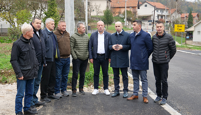 Premijer Pivić I Ministar Šabani Posjetili Gradilišta Na Dionicama Regionalnih Cesta U Babinoj Rijeci I Čajdrašu