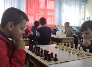 Završeno pojedinačno prvenstvo osnovnih škola „Hamza Humo“ i „Arnauti“ u šahu za školsku 2023/24. godinu (FOTO) Prvenstvo U šahu U Zenici Foto 1