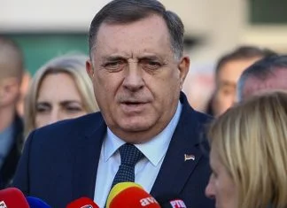 Dodik zaprijetio: Ako Schmidt donese odluku, mi ćemo donijeti naš izborni zakon i provesti izbore (VIDEO) Dodik Sud BiH Press