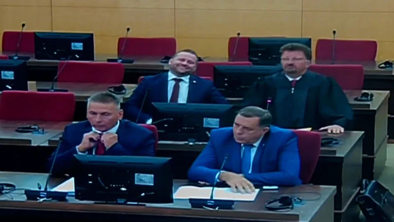 Dodik Suđenje