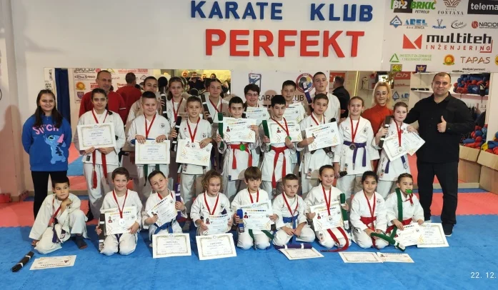 KK “Perfekt” Zenica uspješno organizovao klupsko polaganje za karate zvanja i pojaseve (FOTO)