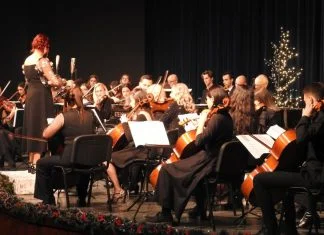 Tradicionalni Novogodišnji koncert Kamernog simfonijskog orkestra u Bosanskom narodnom pozorištu Zenica Kamerni Simfonijski Orkestar Zenica