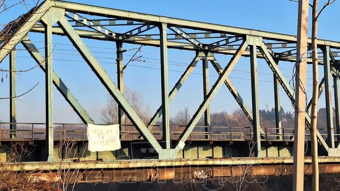 Ljubavna Poruka U Zeničkom Naselju Blatuša
