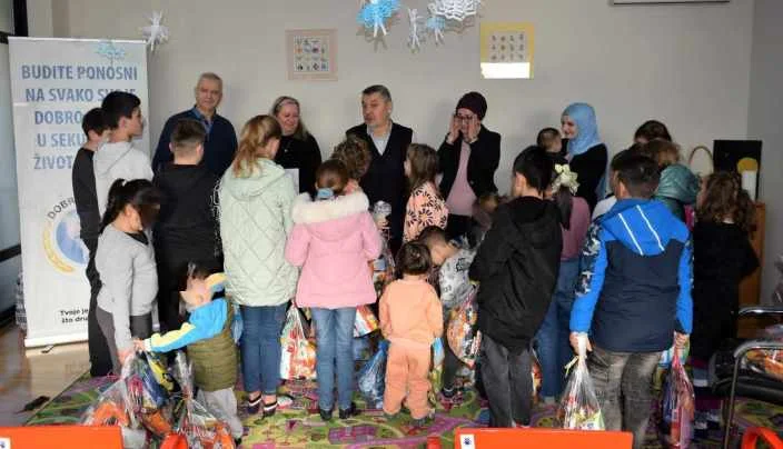 Medica Zenica, Novogodišnji Paketići